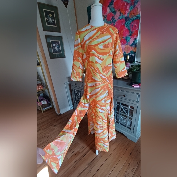 RARE 70s Psychadelic Neon Kaftan Dress With Matching Shorts! - Picture 6 of 16
